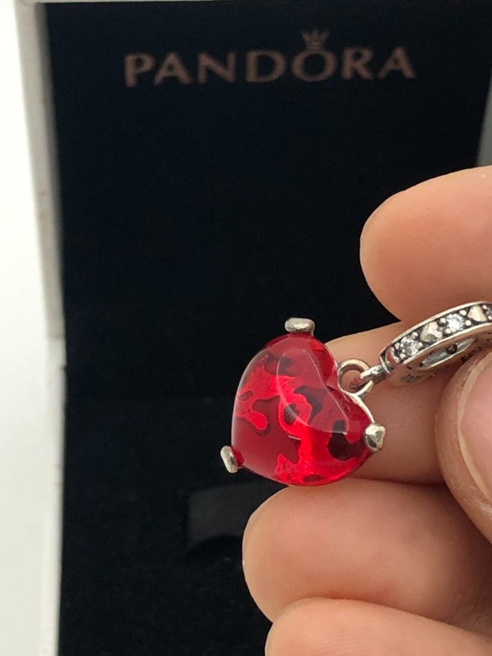 ✨🔥Pandora Disney Mickey & Minnie Mouse Kiss Red Murano Glass Dangle Charm